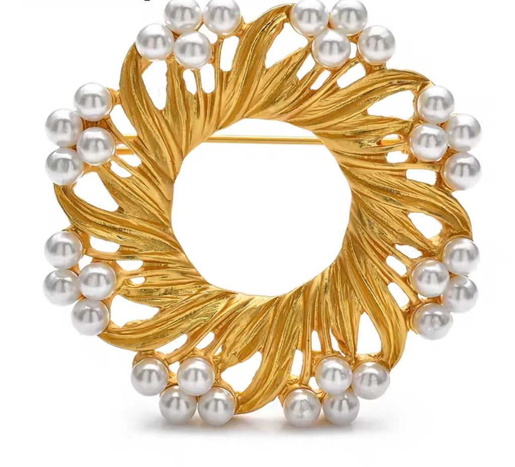 Pearls Wreath Brooches
